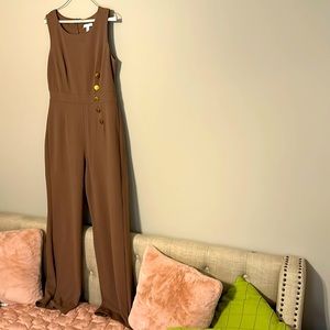 Sleeveless jumpsuit